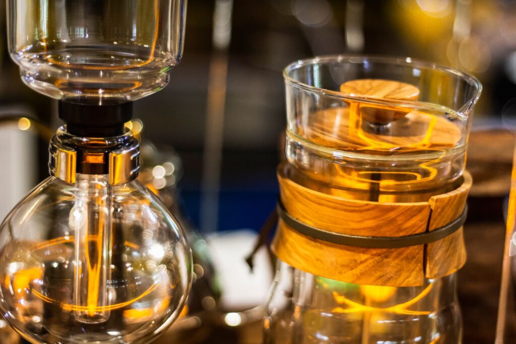 全球威士忌熱潮升溫！市場規模衝破九千億美元　日、台、中亞洲酒廠搶占新戰場